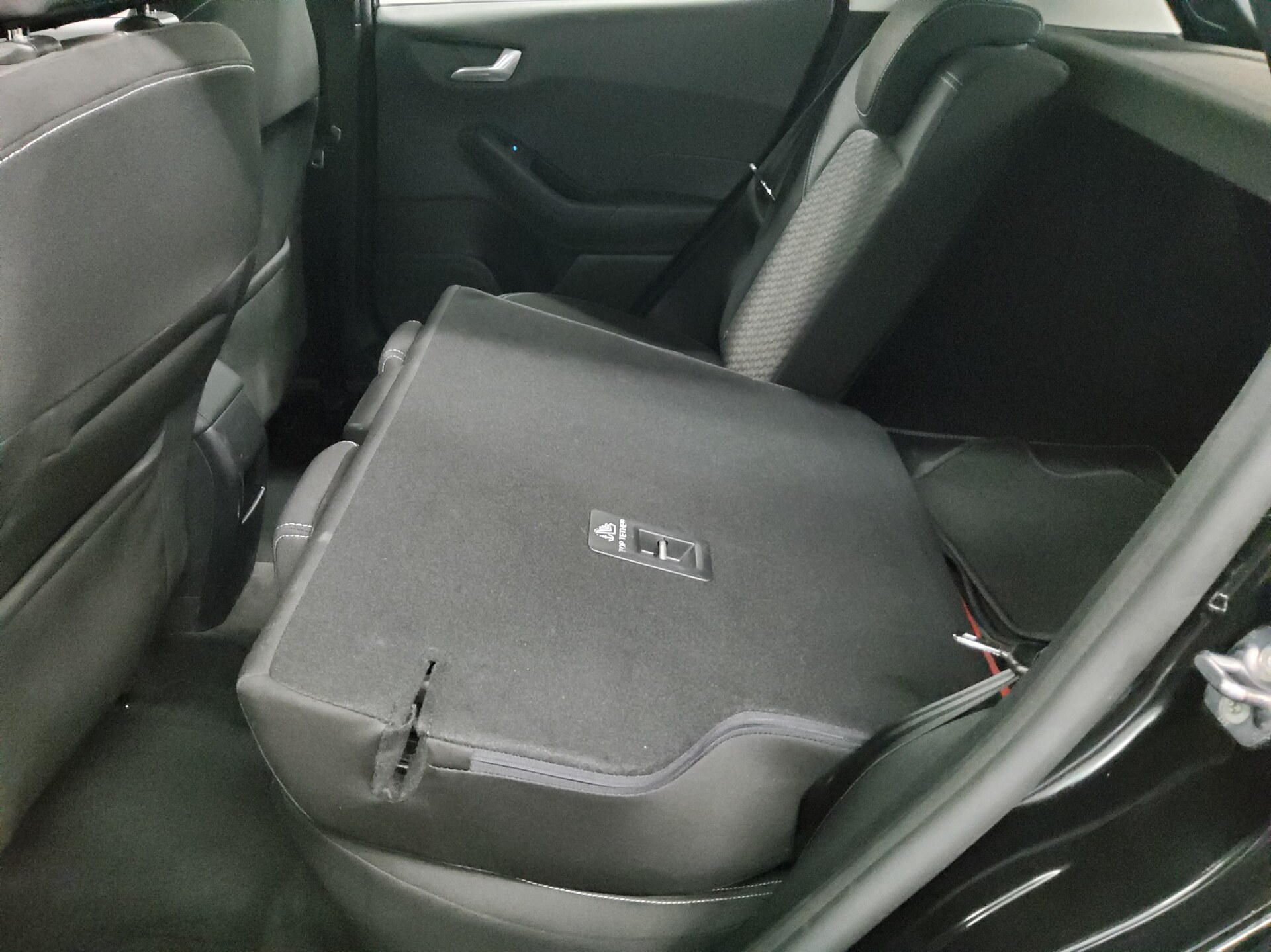 Ford Fiesta 1.0 EB Titanium Navi LED Parkpilot RFK SHZ 12