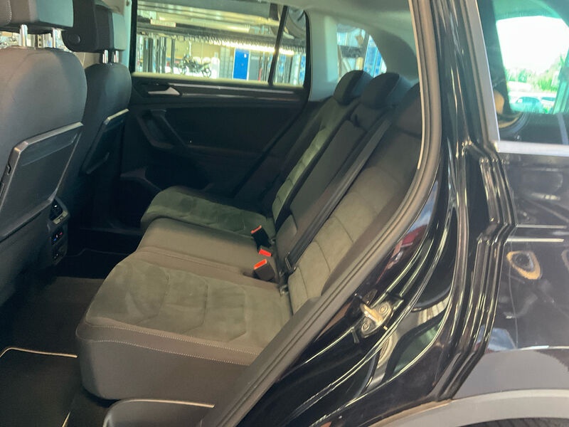 Volkswagen Tiguan 2.0 TDI NAVI KLIMAAUT LED SHZ PDC 12