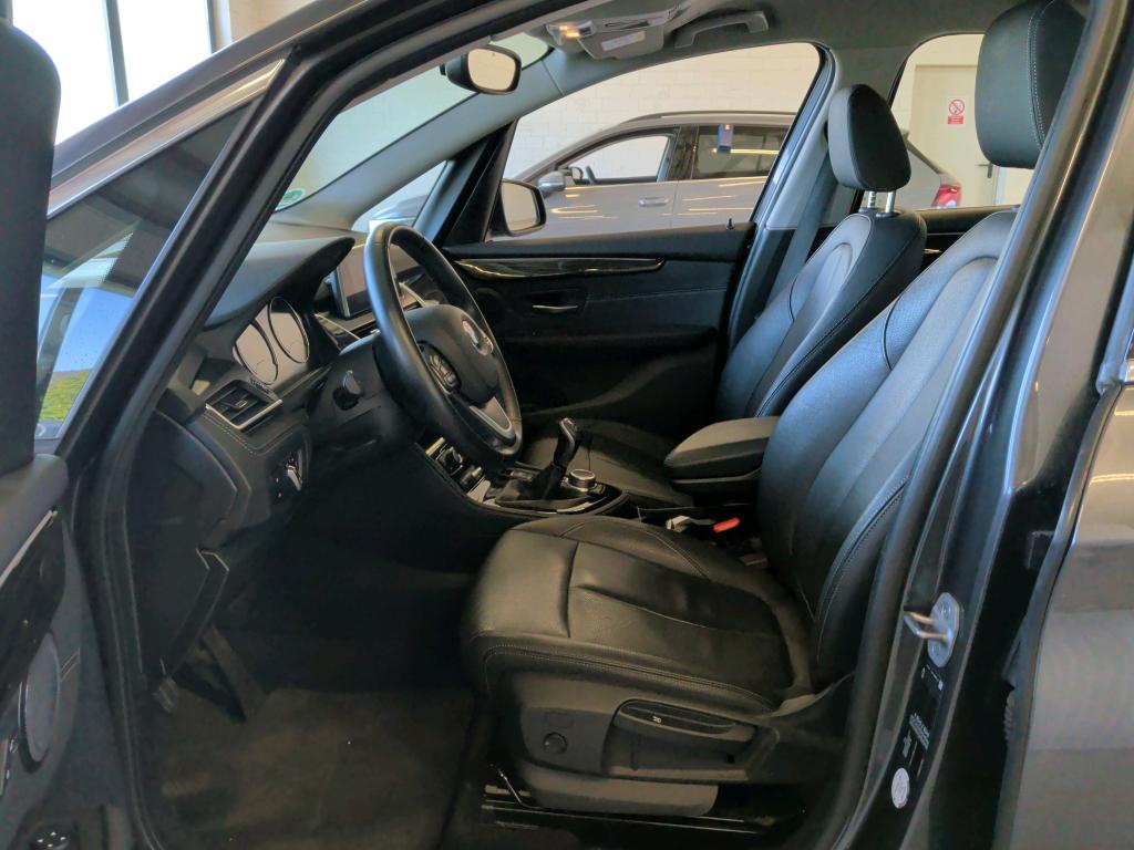 BMW 218d Luxury-Line NAVI LED LEDER SHZ PDC 6