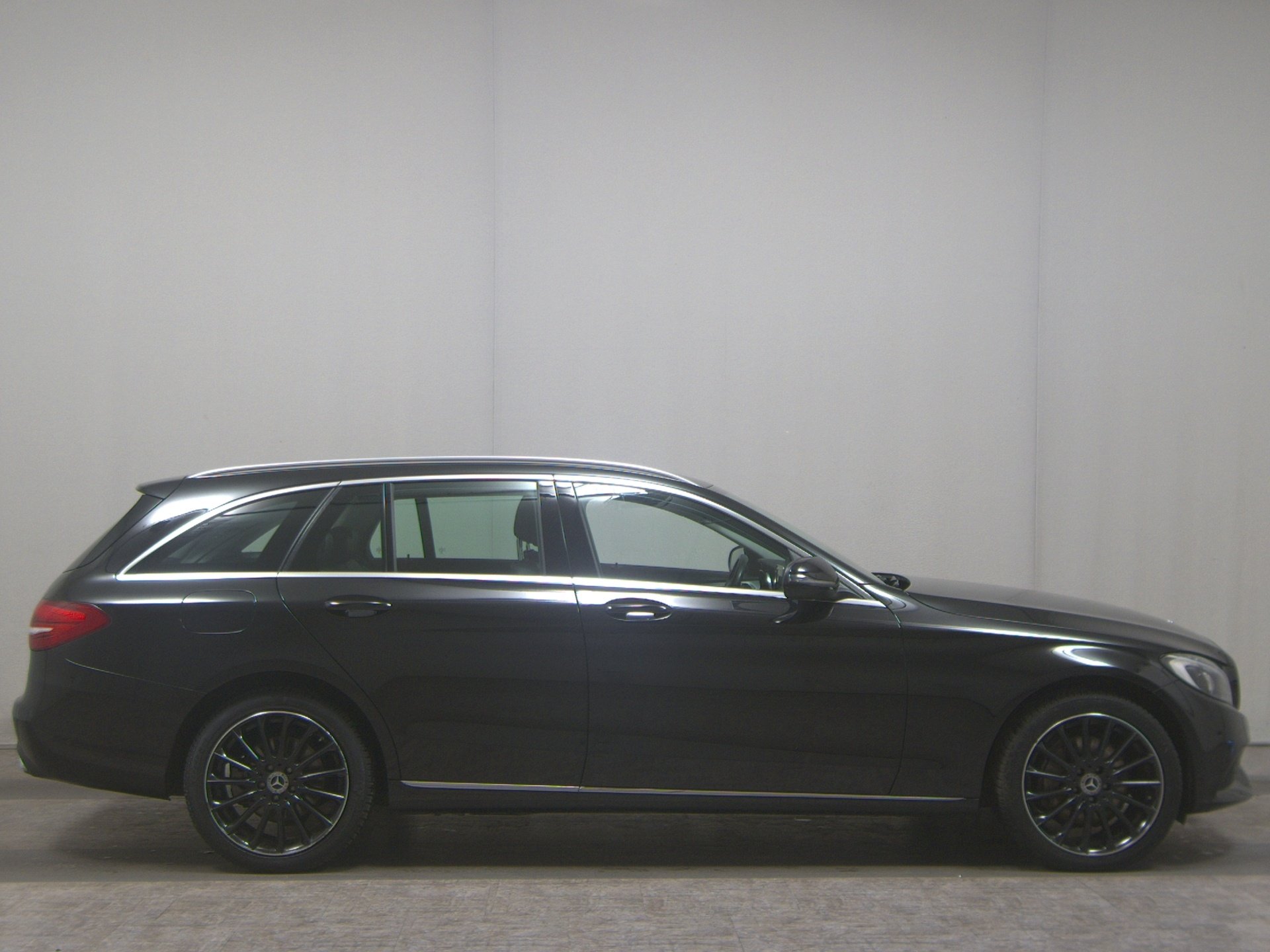 Mercedes-Benz C 250 T d Avantgarde Navi LED Shz RFK