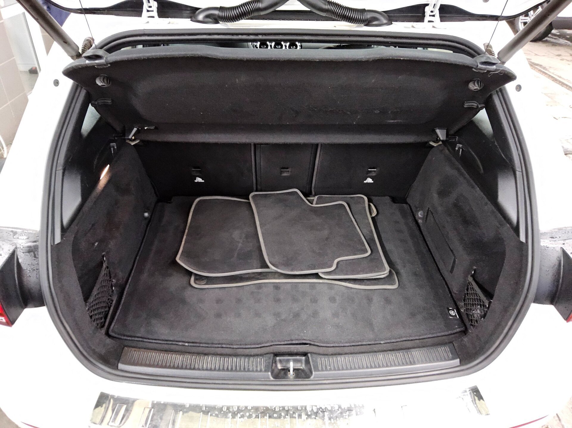 Mercedes-Benz B 200 d 12