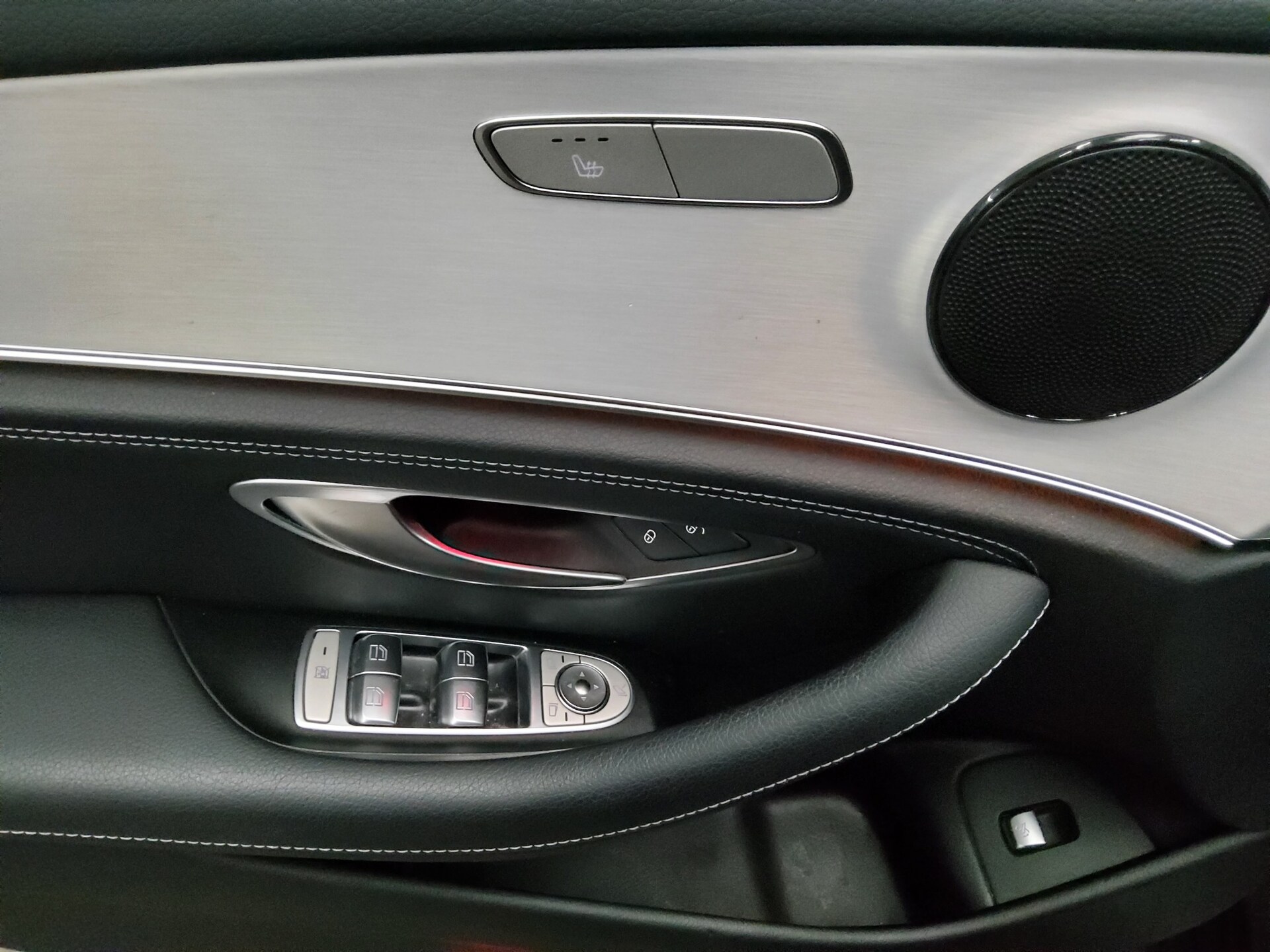 Mercedes-Benz E 300 T de AMG-Line Navi LED vc 10