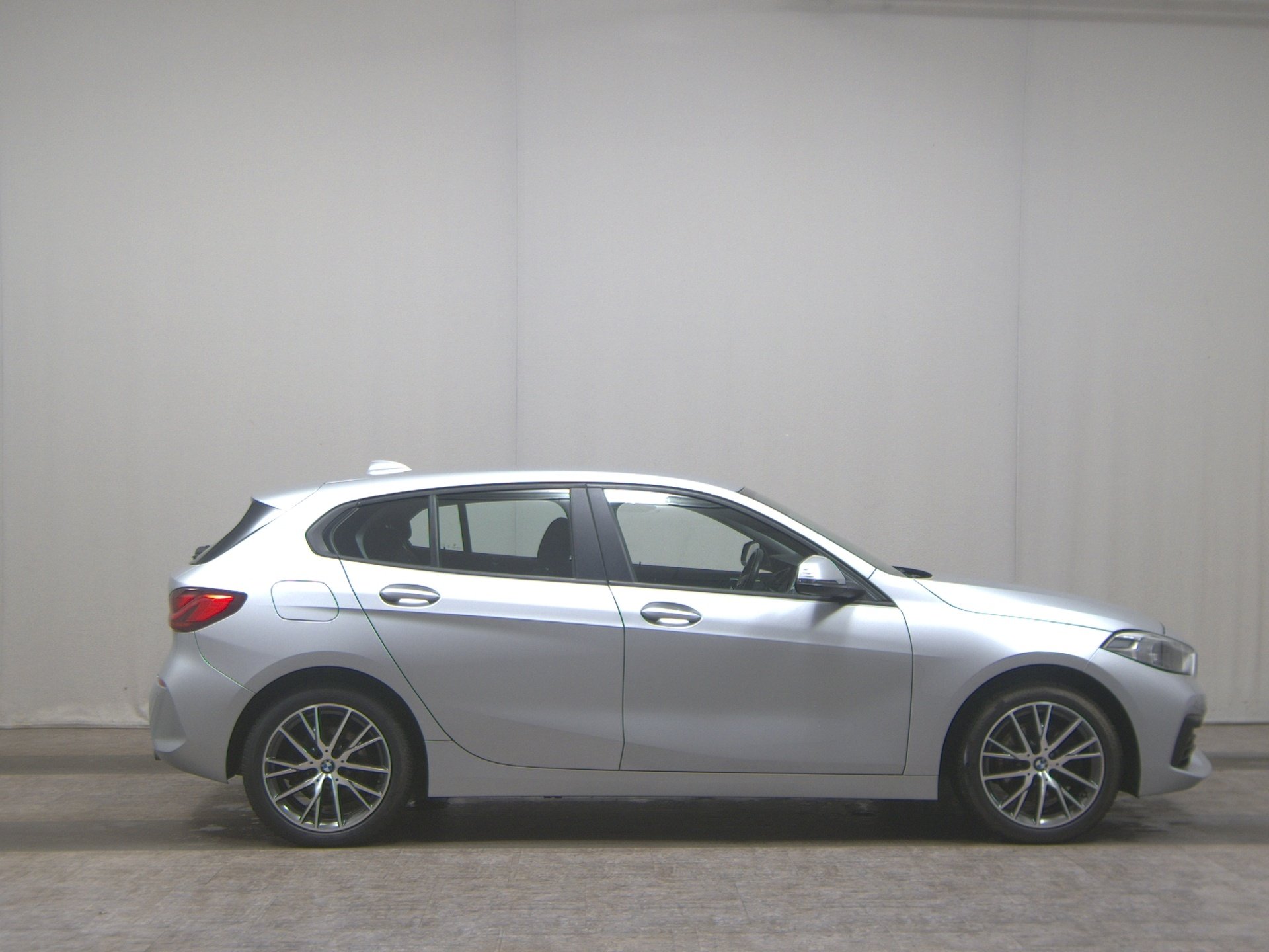 BMW 118dA Advantage Navi LED AHK PDC SHZ