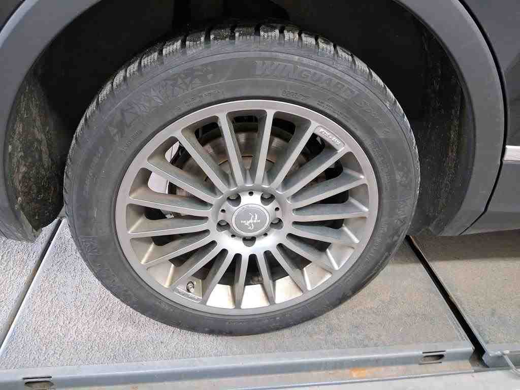 Volkswagen Tiguan 2.0 TDI Elegance AID AHK 12