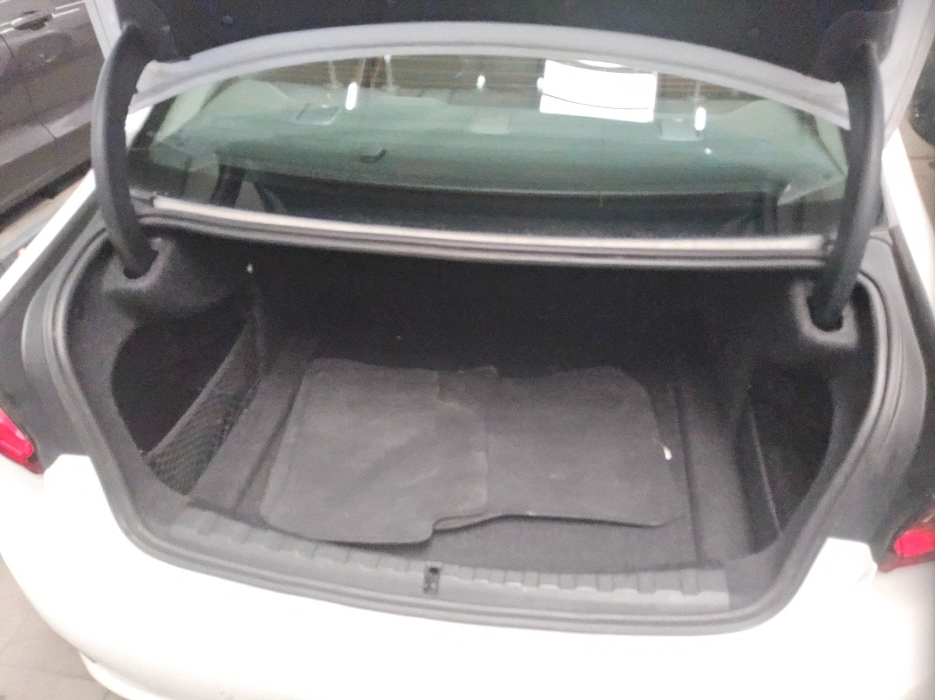 BMW 320dA Connected 12