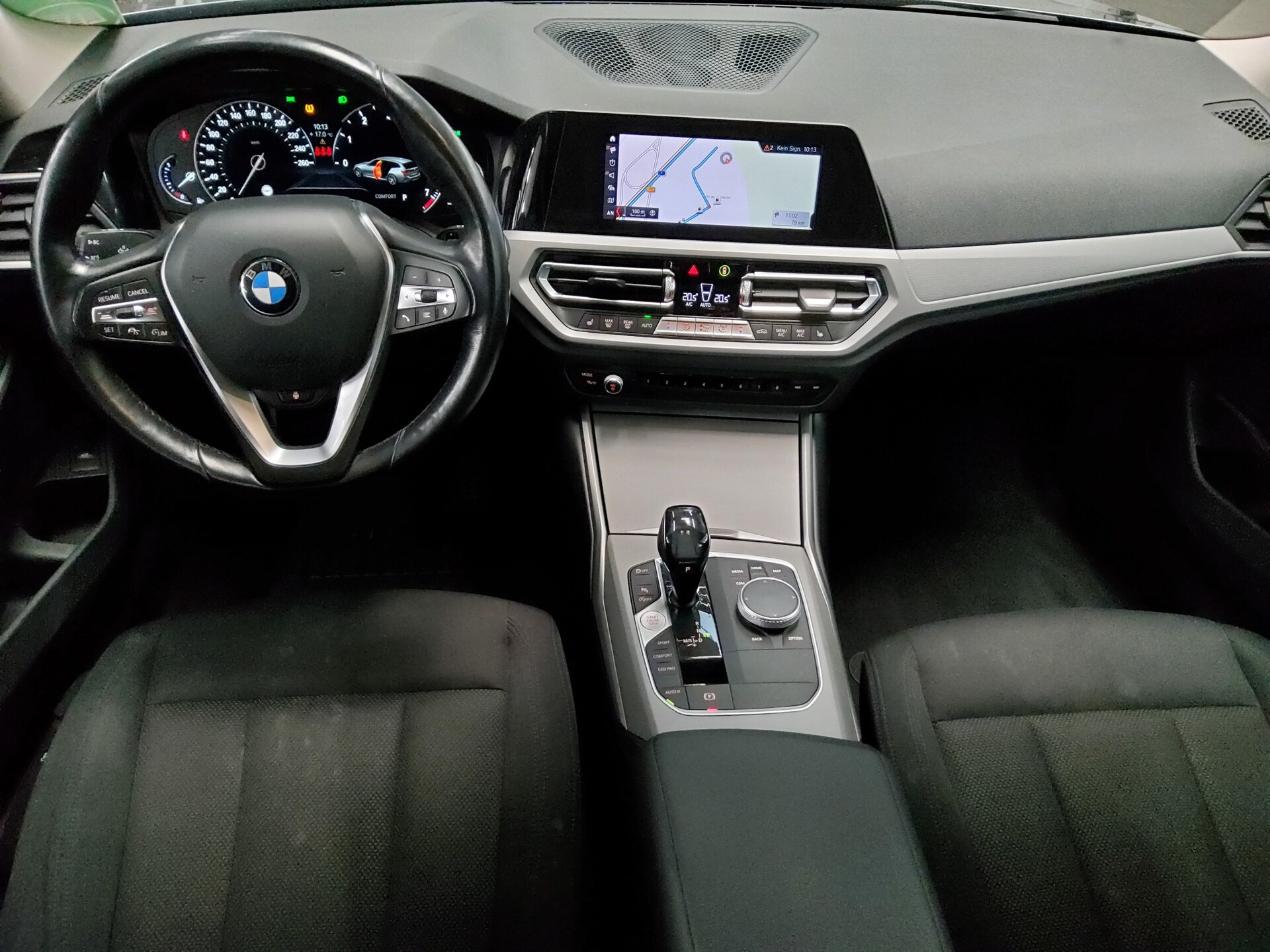 BMW 330iA Touring 5