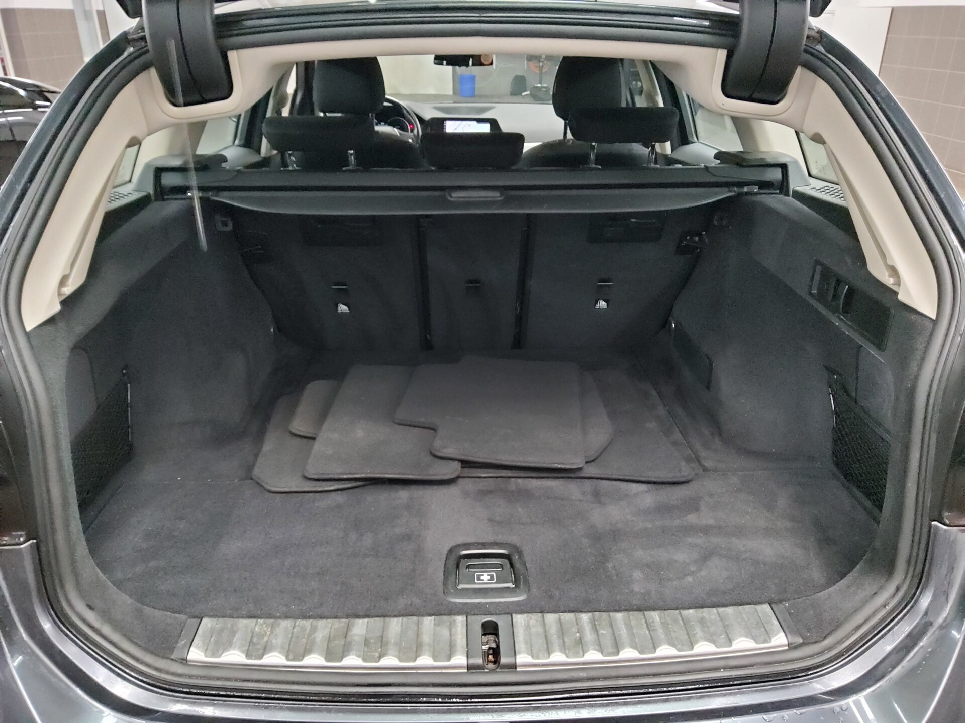 BMW 330iA Touring 11