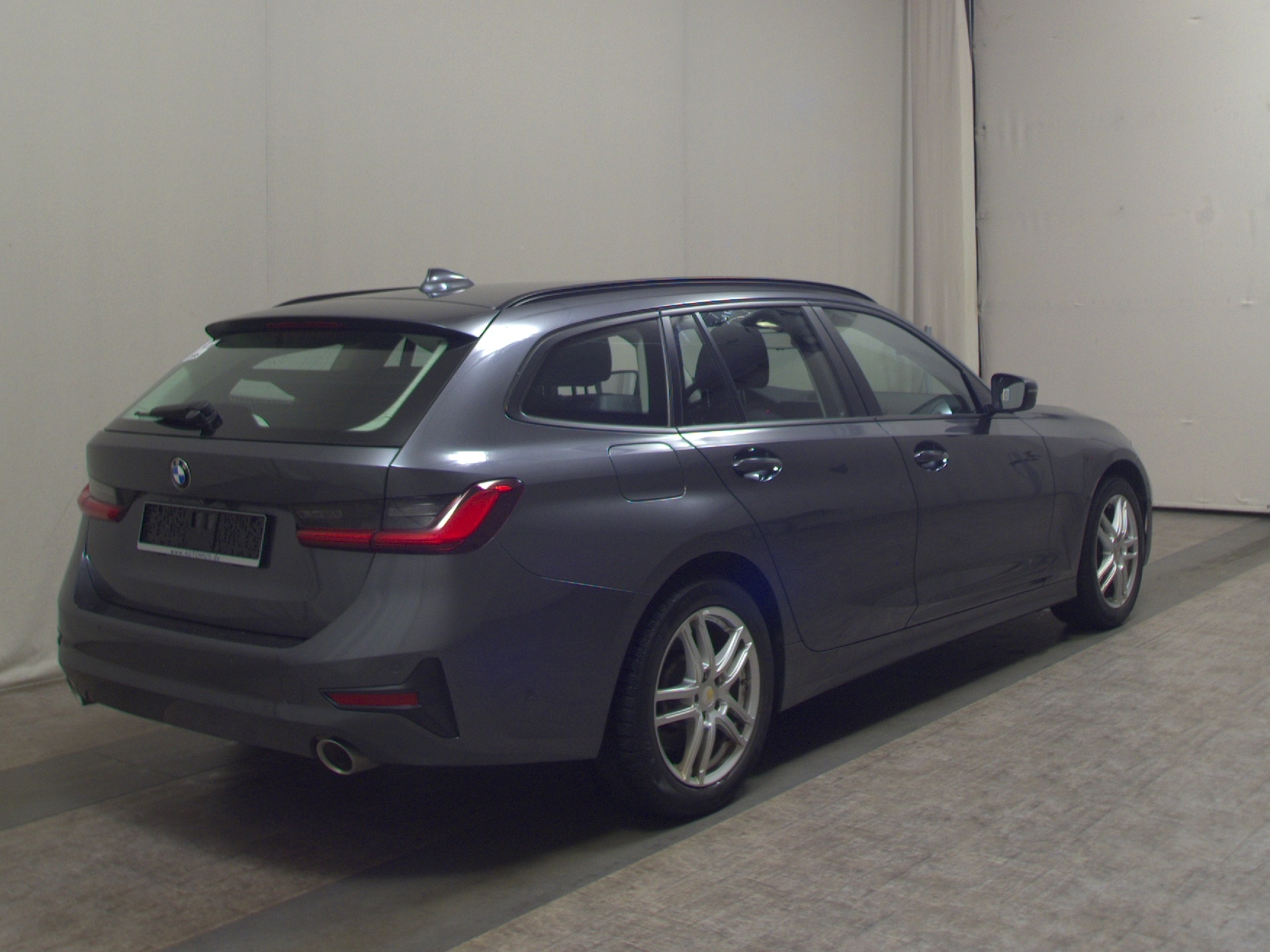 BMW 330iA Touring 4