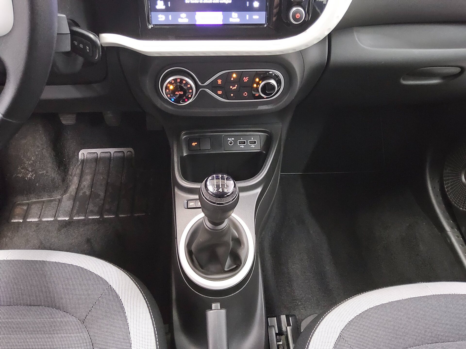 Renault Twingo 1.0 Equilibre KLIMA BT ZV USB 6