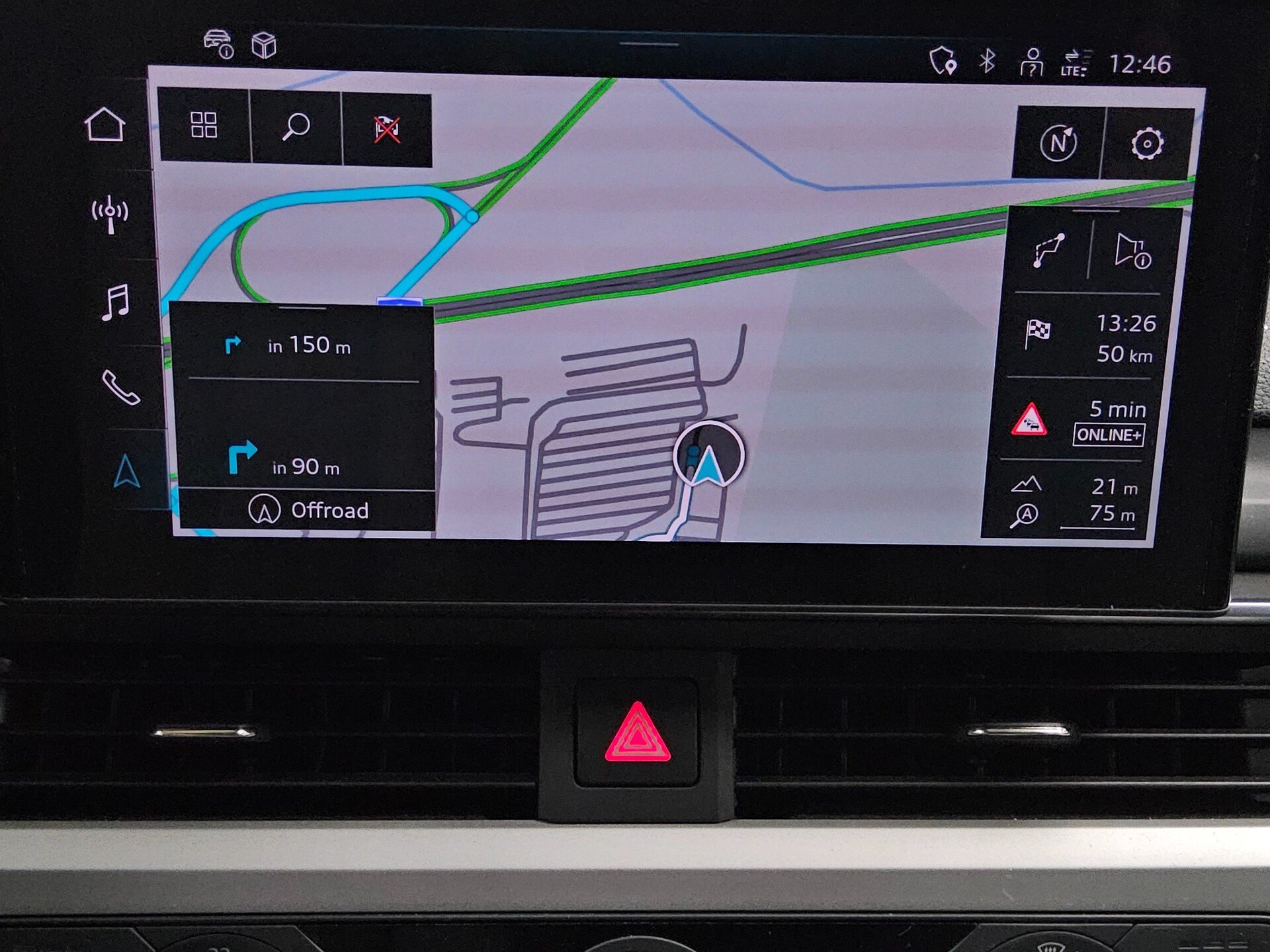 Audi A4 Avant 35 TDI Navi LED RFK HuD AHK ACC Shz PDC 7