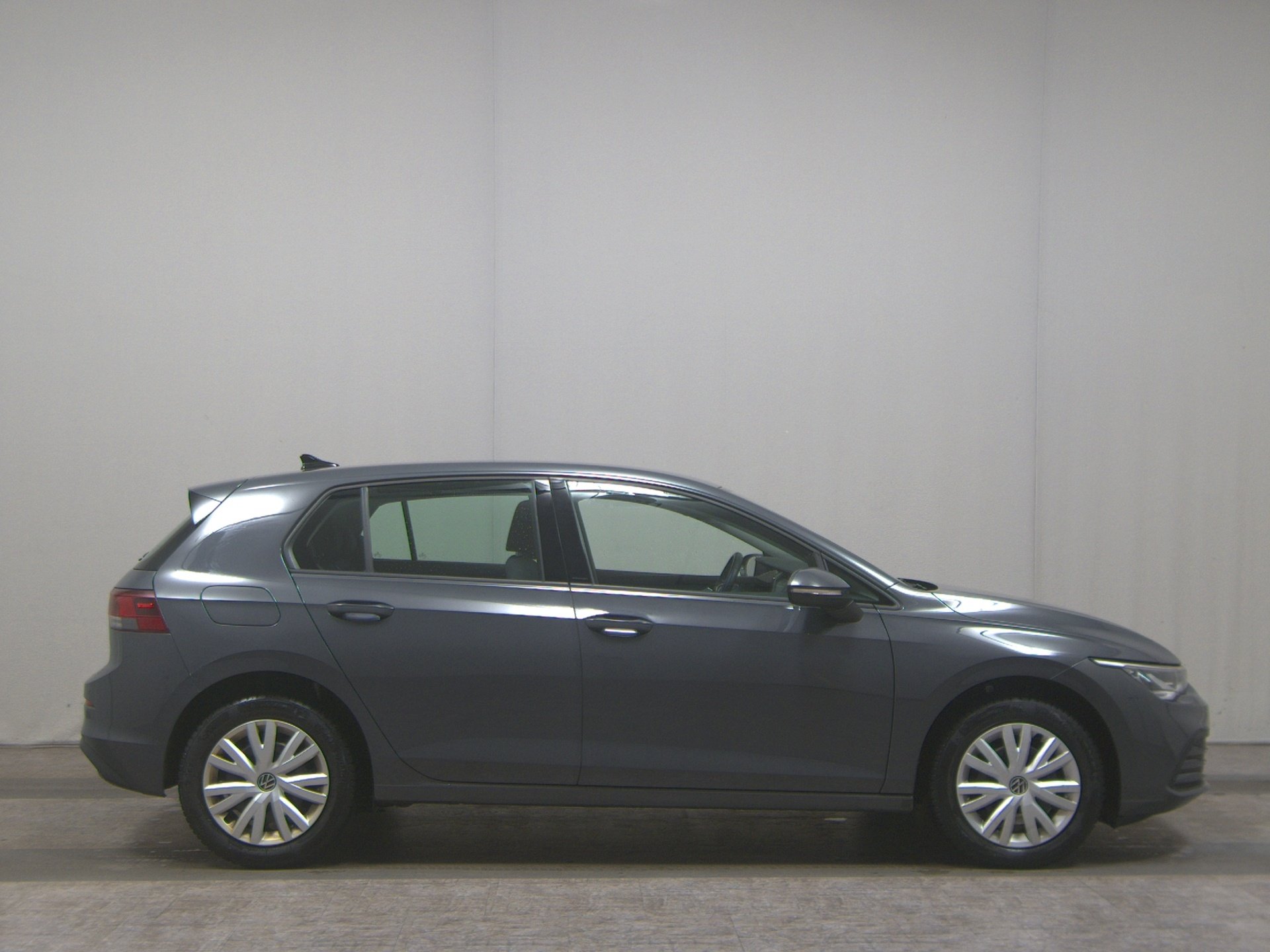 Volkswagen Golf-8 2.0 TDI Life Navi LED ACC PDC Shz