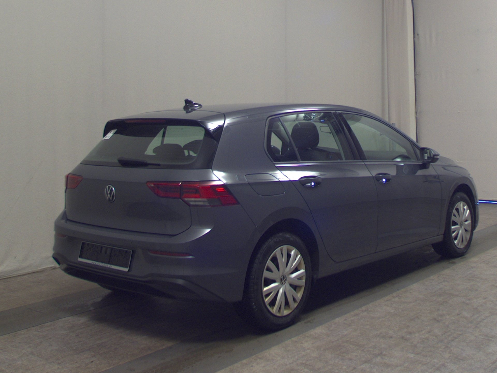 Volkswagen Golf-8 2.0 TDI Life Navi LED ACC PDC Shz 4