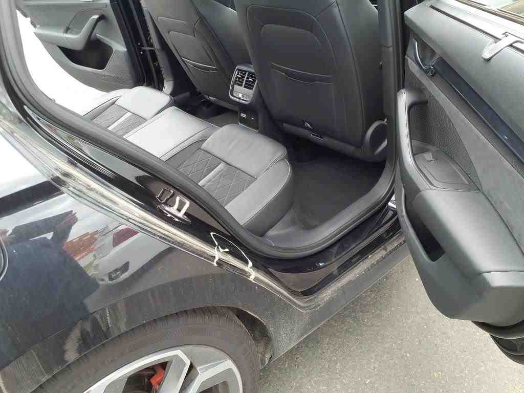 Skoda Octavia Kombi 2.0 TDI RS 2.0 TDI RS T-Leder Navi 8