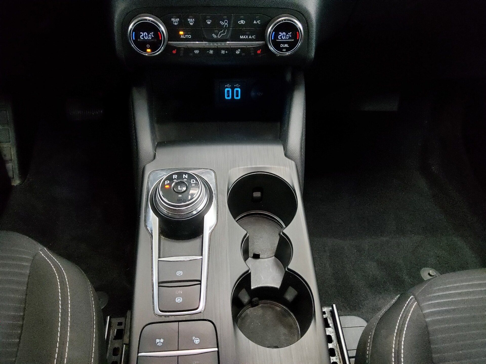 Ford Kuga 2.5 Duratec Titanium 6