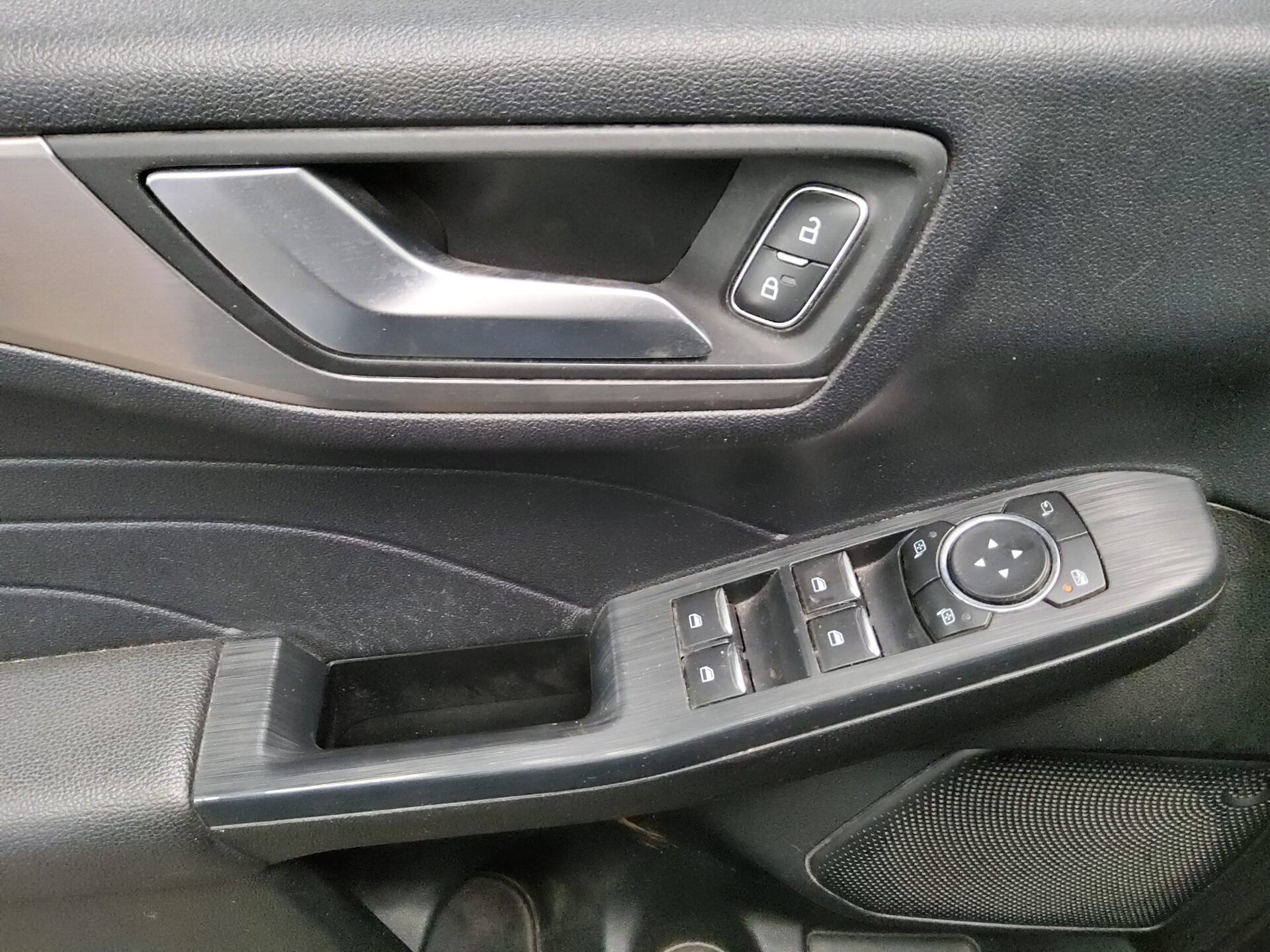 Ford Kuga 2.5 Duratec Titanium 10