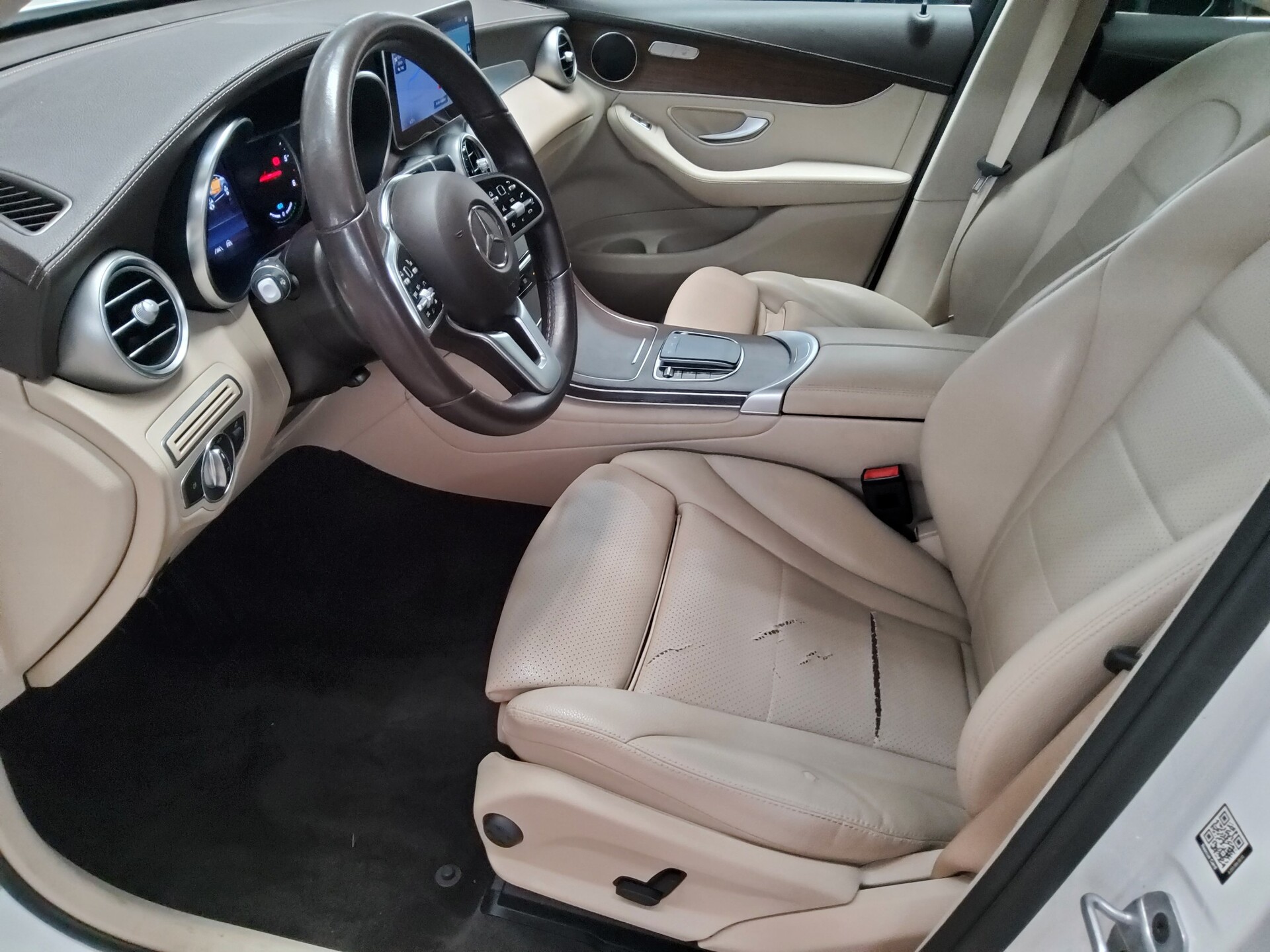 Mercedes-Benz GLC 300 de 4M 8
