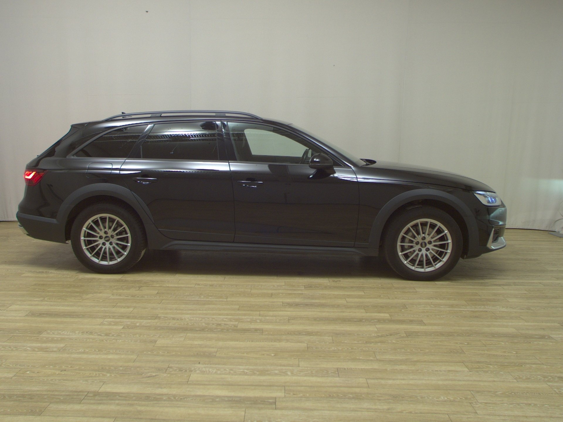 Audi A4 Allroad 40 TDI Qu. Navi Matrix T-Leder AHK RFK