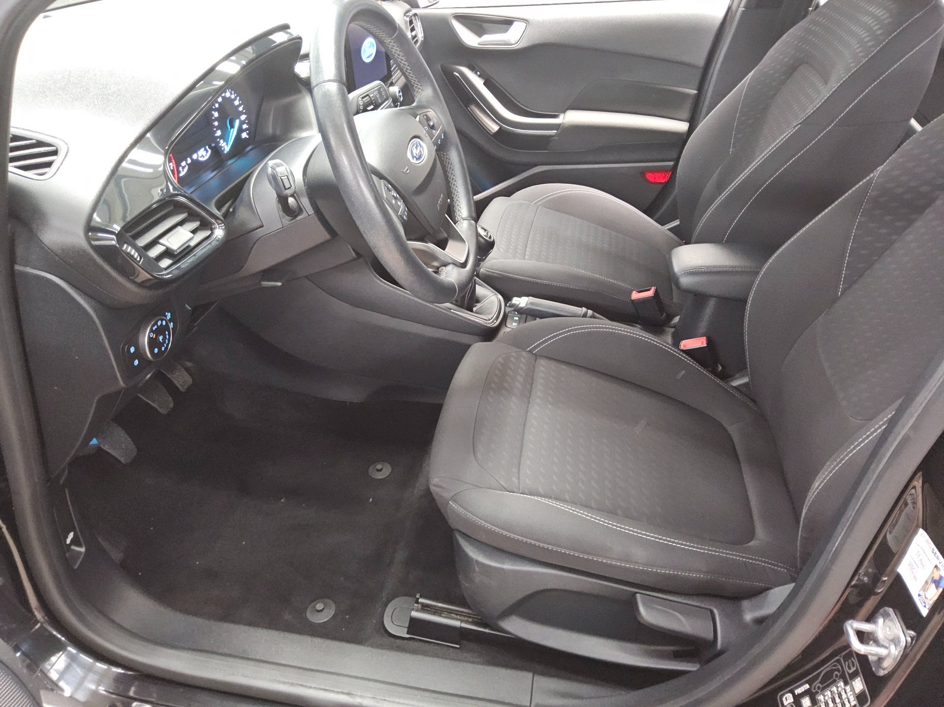 Ford Fiesta 1.0 EB Titanium 8