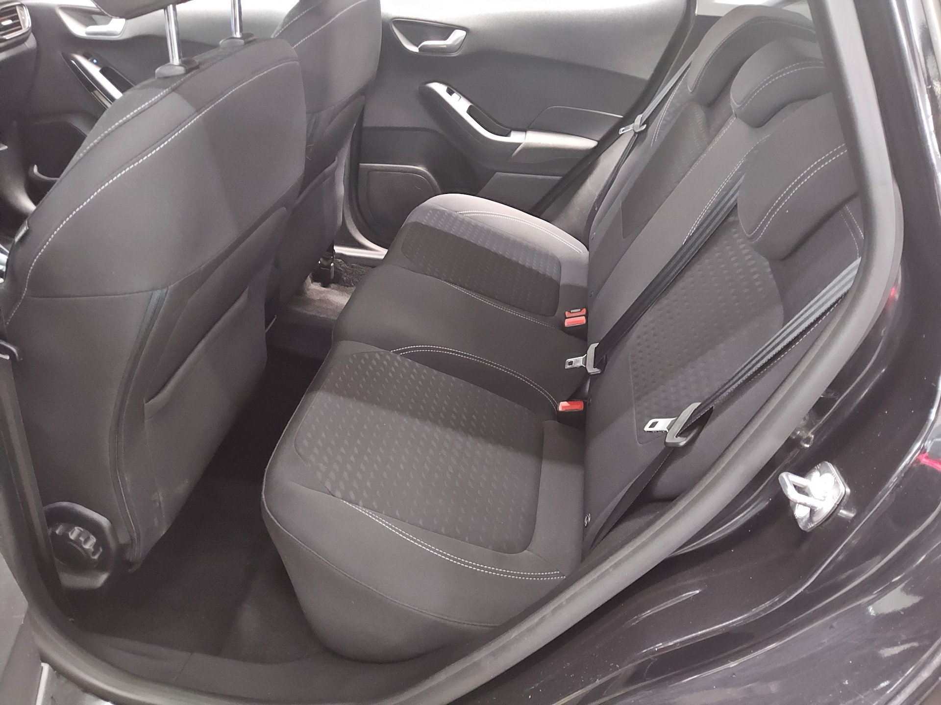 Ford Fiesta 1.0 EB Titanium 12
