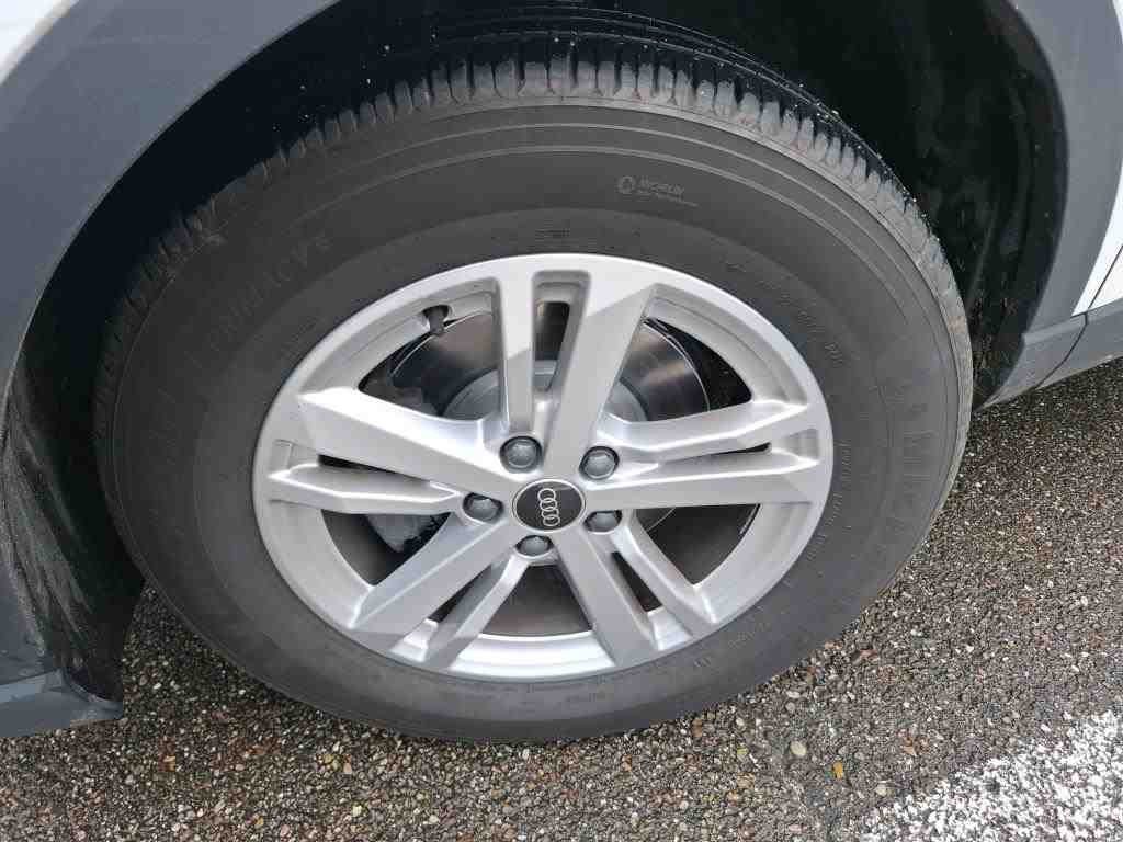Audi Q3 35 TDI SHZ LED Kamera BT 12