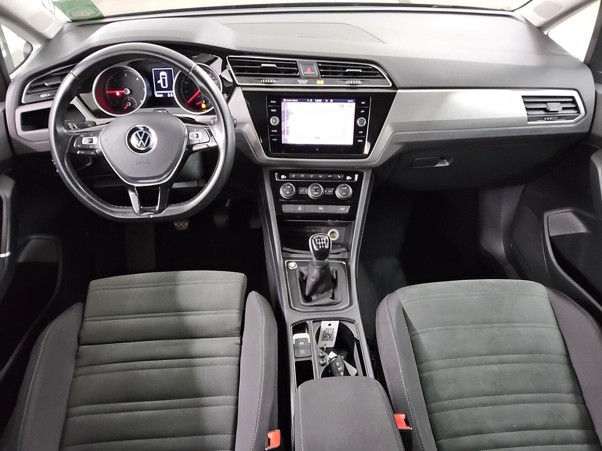 Volkswagen Touran 2.0 TDI Comf. Navi RFK ACC Keyless Shz 5
