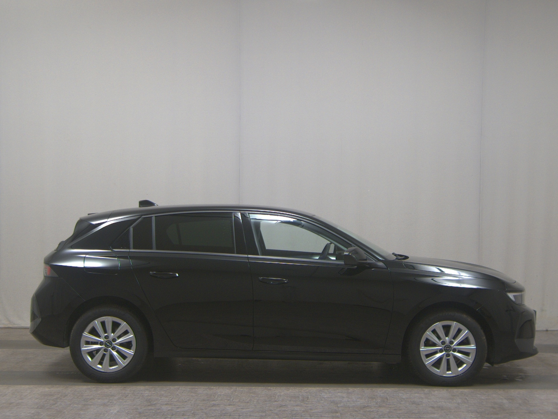 Opel Astra 1.5 D Business Ed. Navi LED RFK180° SHZ