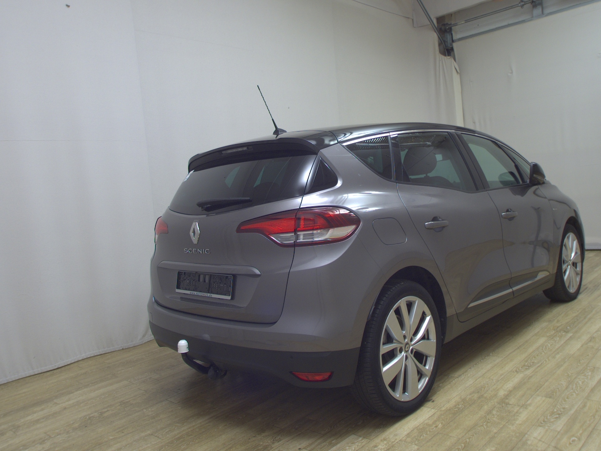 Renault Scenic 1.3 TCe Limited Navh PDC AHK Shz 4