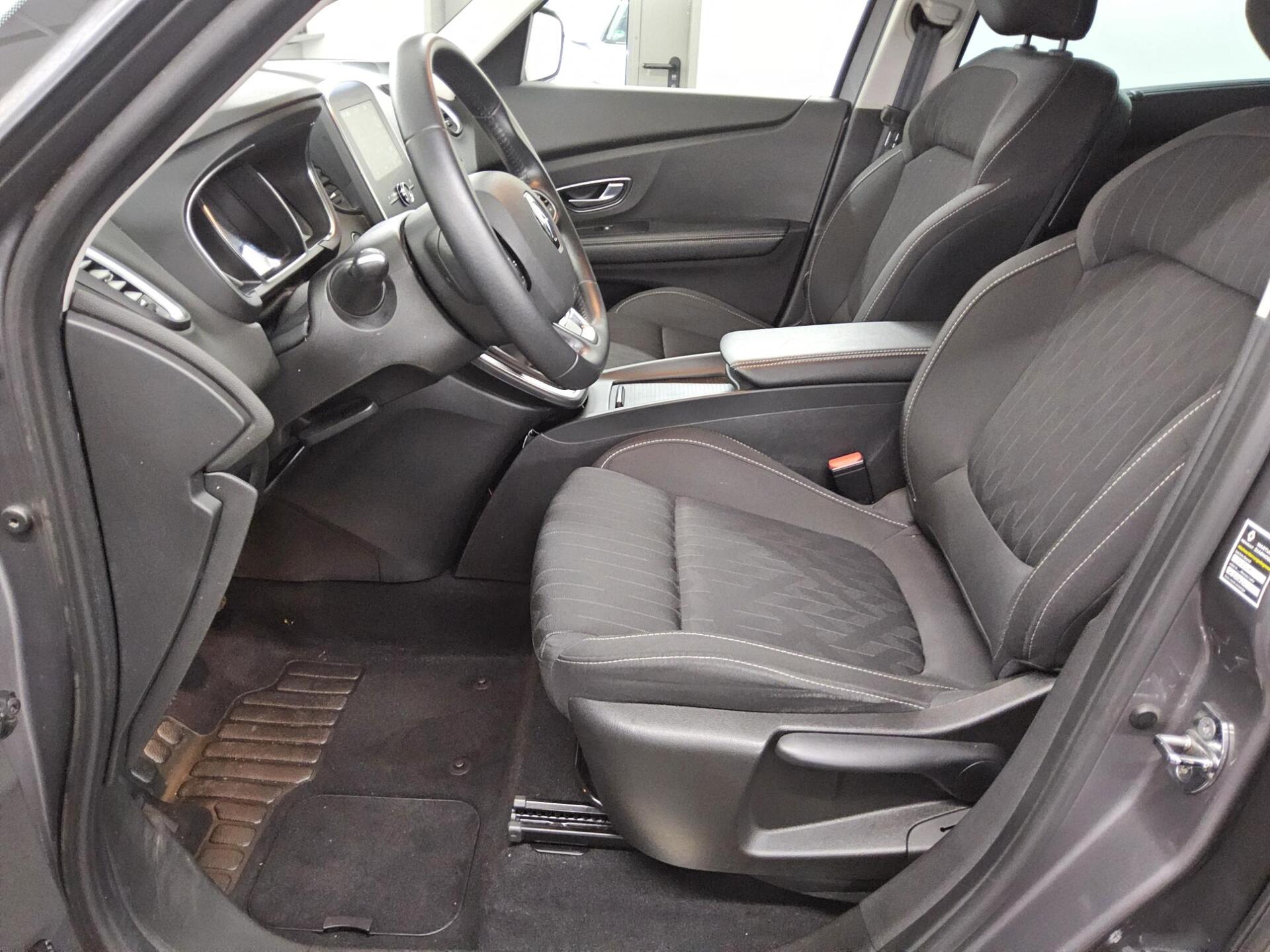 Renault Scenic 1.3 TCe Limited Navh PDC AHK Shz 8