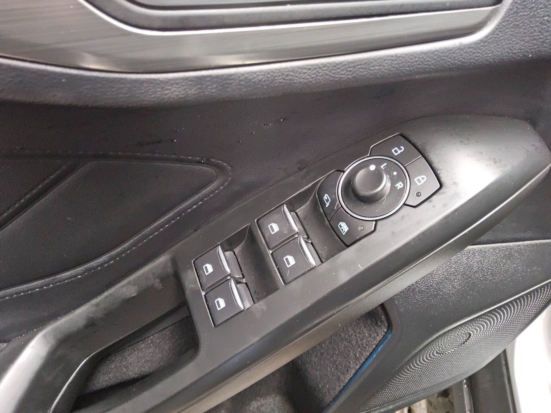 Ford Focus Turnier 1.0 EB Titanium Navi LED RFK PDC 9