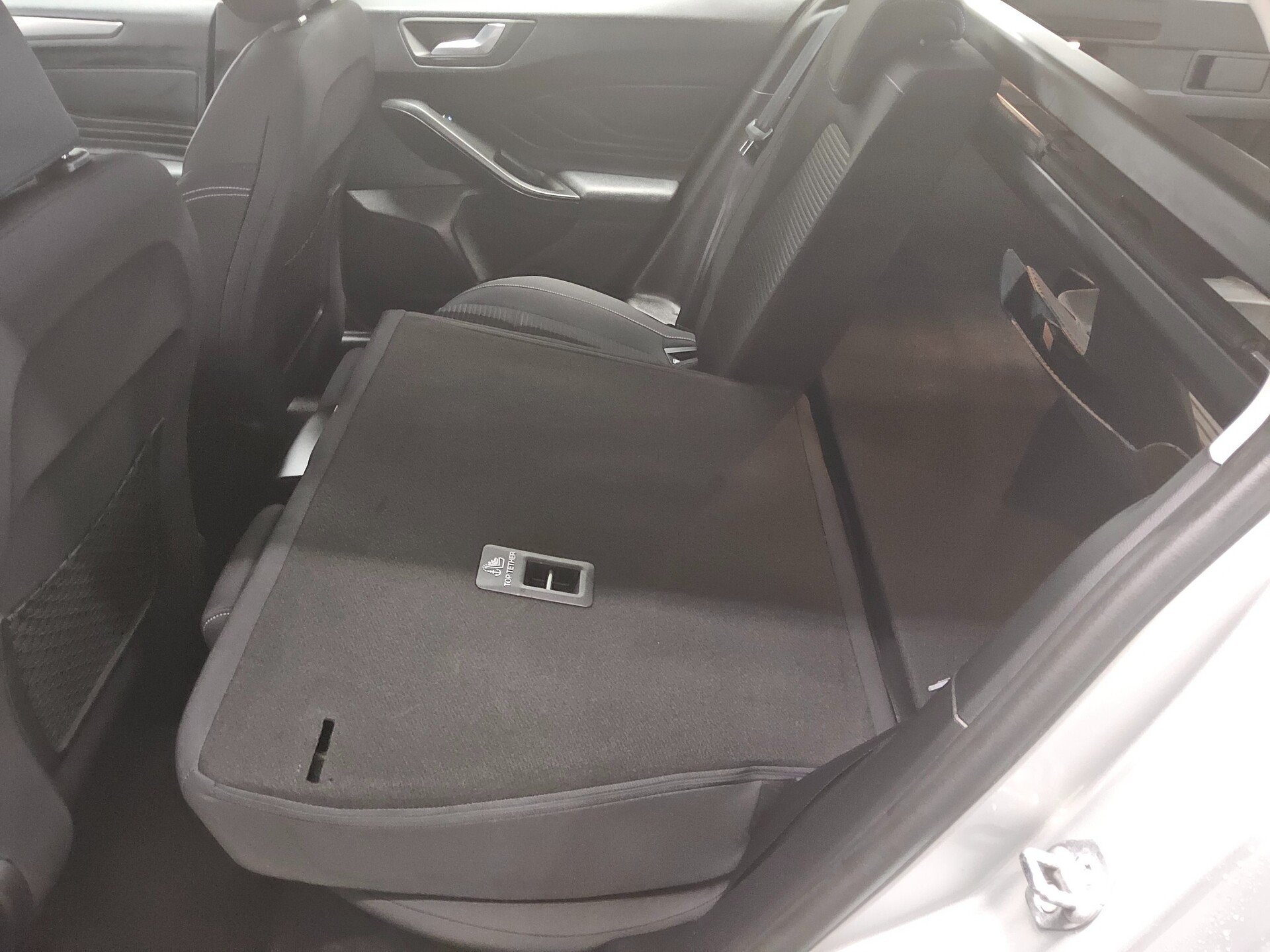 Ford Focus Turnier 1.0 EB Titanium Navi LED RFK PDC 12