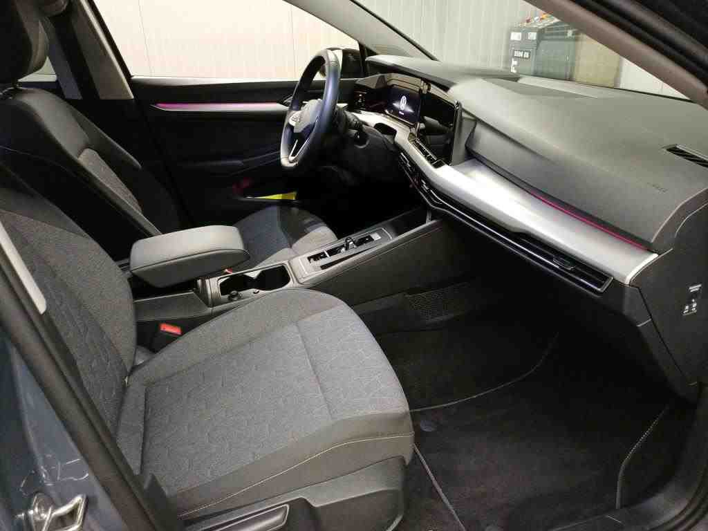 Volkswagen Golf-8 2.0 TDI Move 2.0 TDI MOVE NAVI LED 5