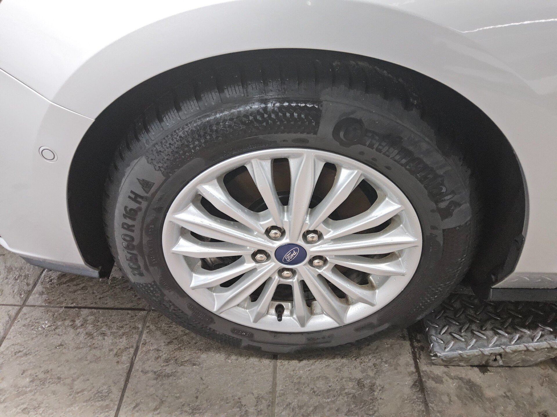 Ford Focus Turnier 1.0 EB Titanium Navi LED RFK PDC 10