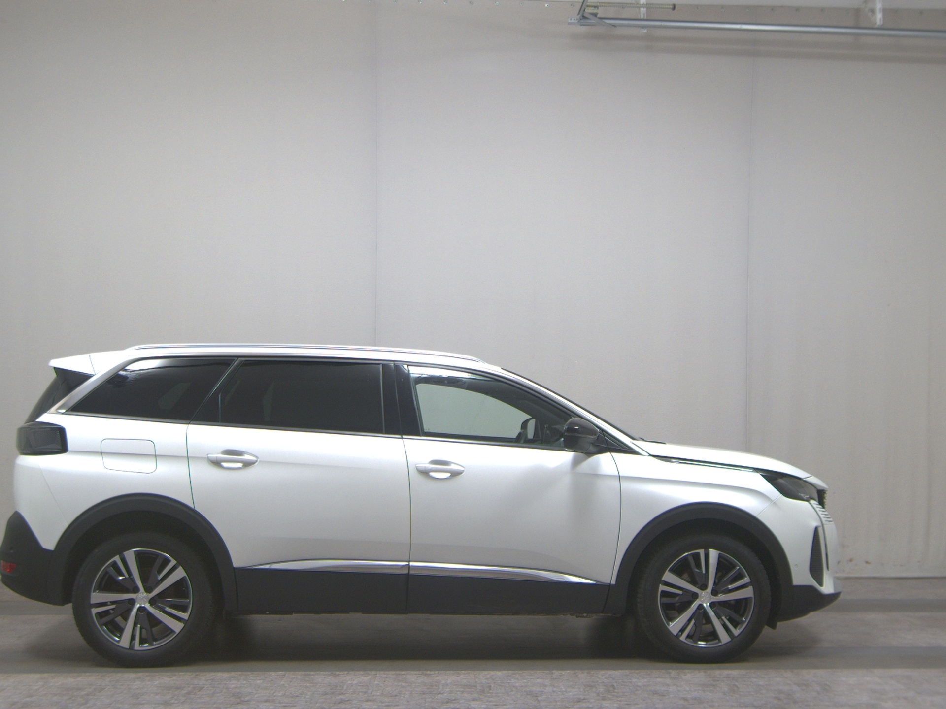 Peugeot 5008 1.2 PureTech Allure 7-Sitze Navi LED RFK