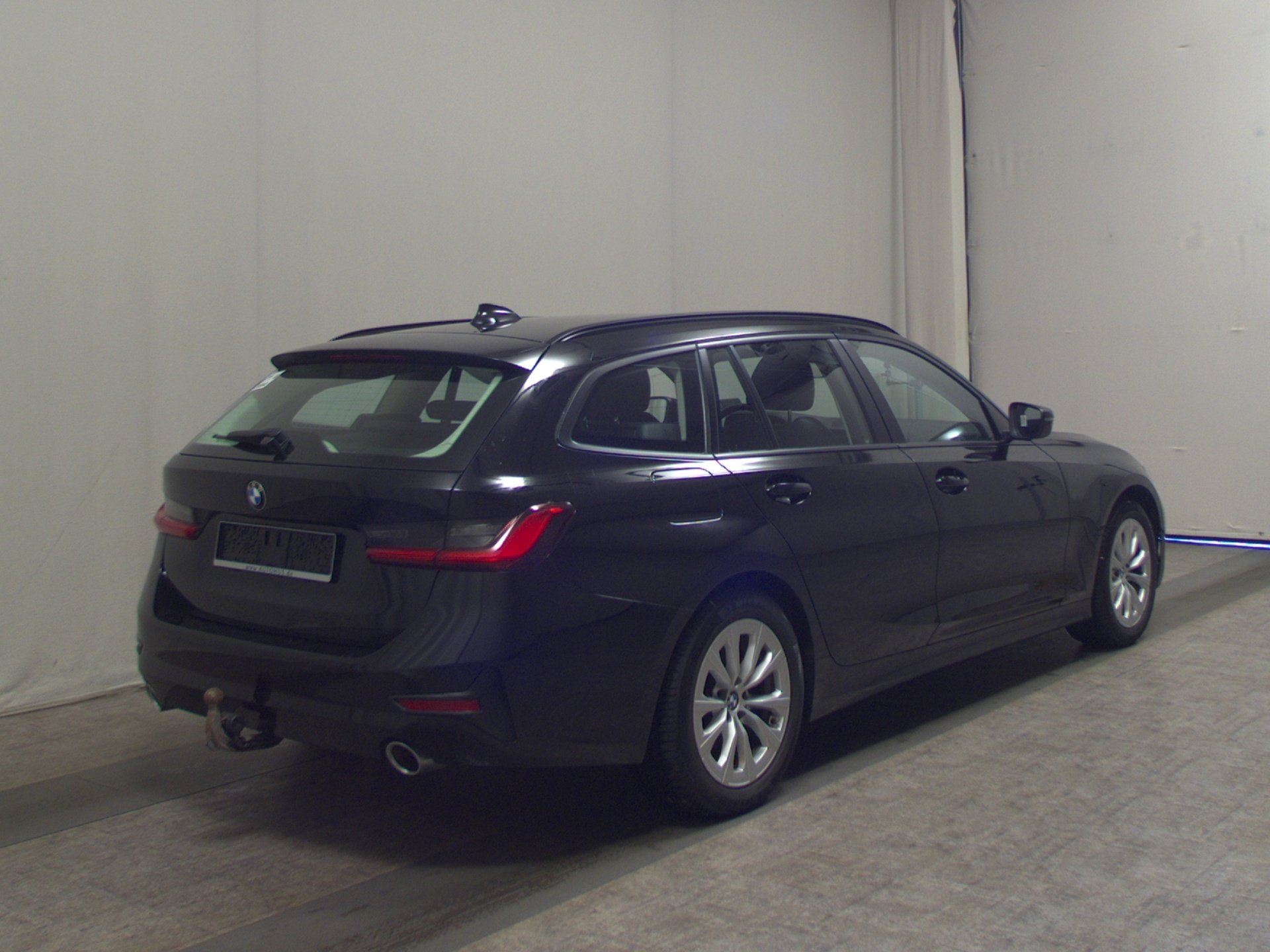 BMW 320dA Touring Advantage Navi LED LC-Pro AHK HiFi T-Leder 4