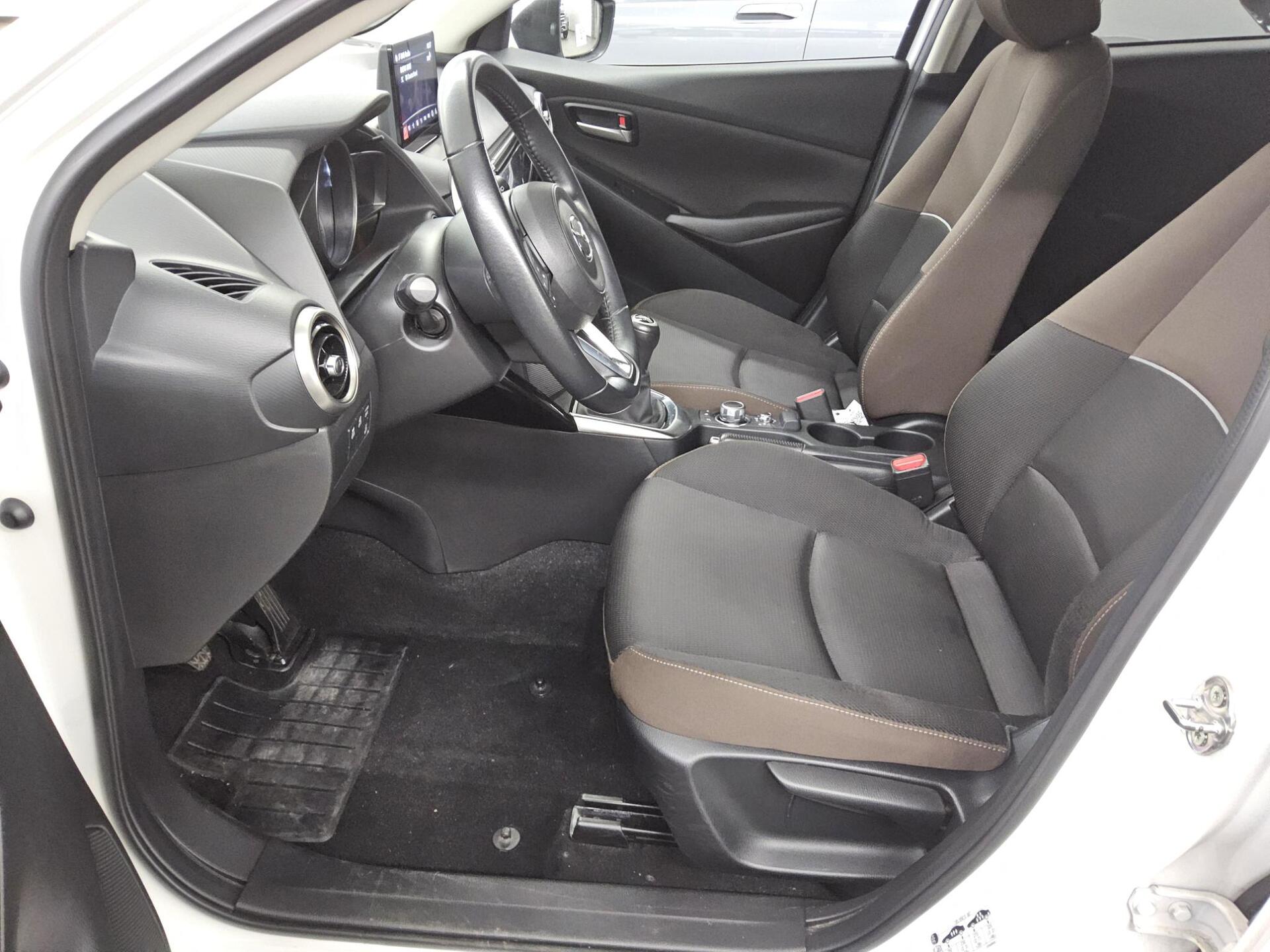 Mazda 2 1.5 Exclusive-Line 8