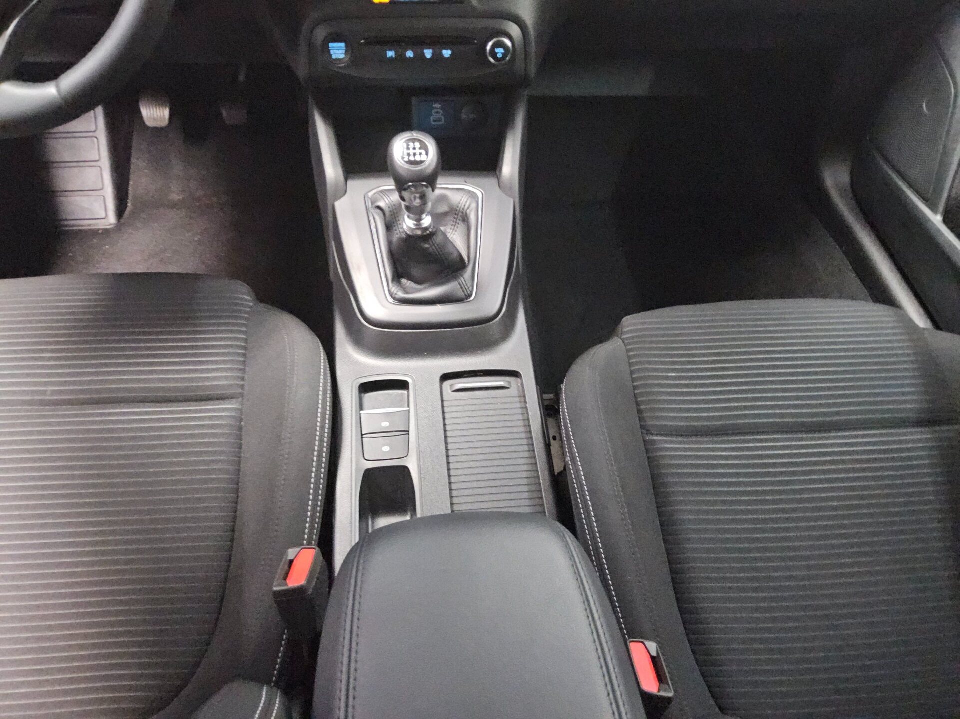 Ford Focus Turnier 1.0 EB Titanium Navi LED Shz 6