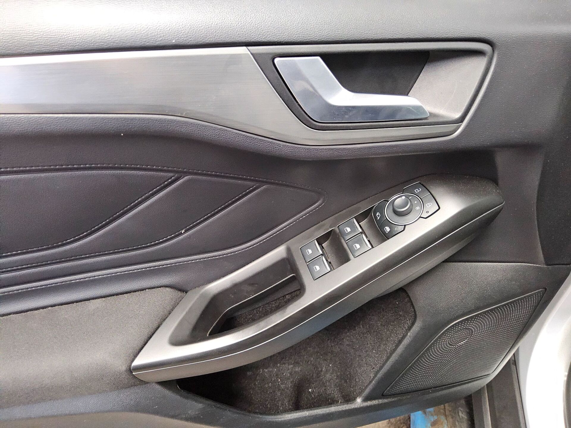 Ford Focus Turnier 1.0 EB Titanium Navi LED Shz 9