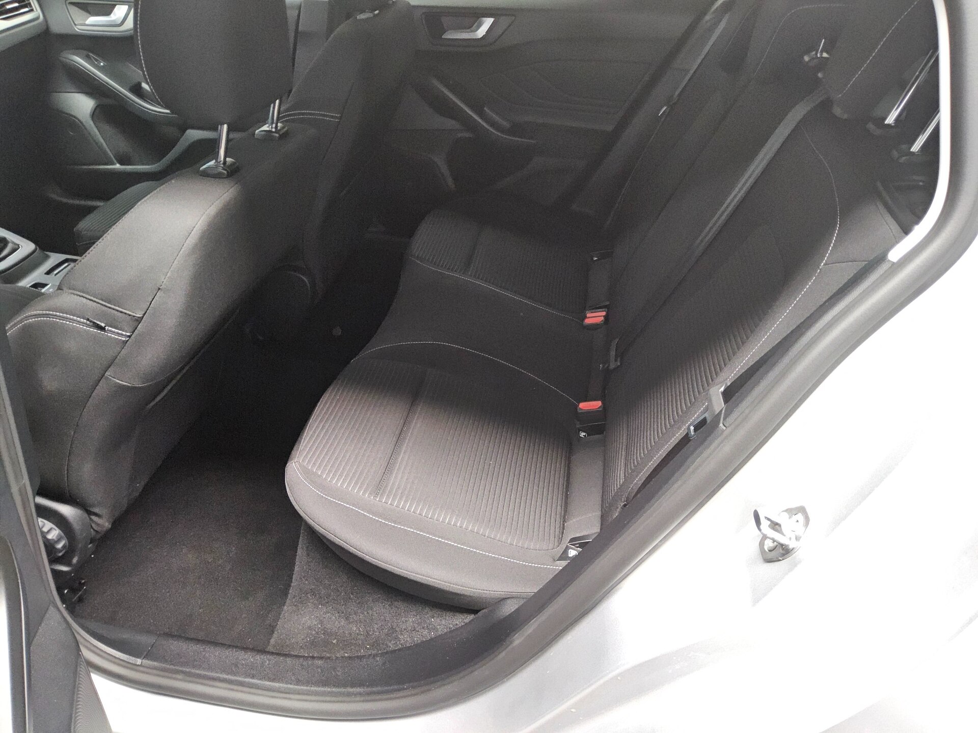Ford Focus Turnier 1.0 EB Titanium Navi LED Shz 13