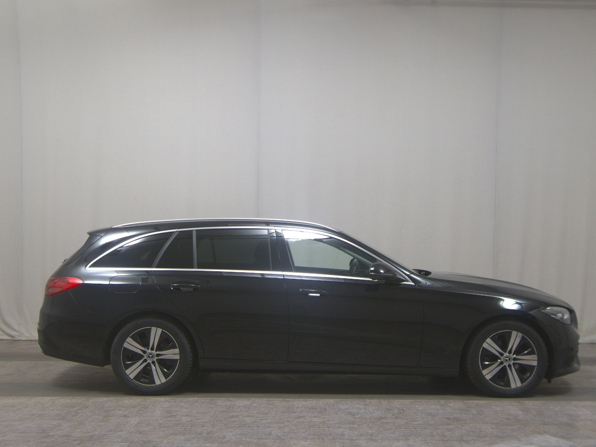 Mercedes-Benz C 220 T d Avantgarde Navi LED MBUX RFK