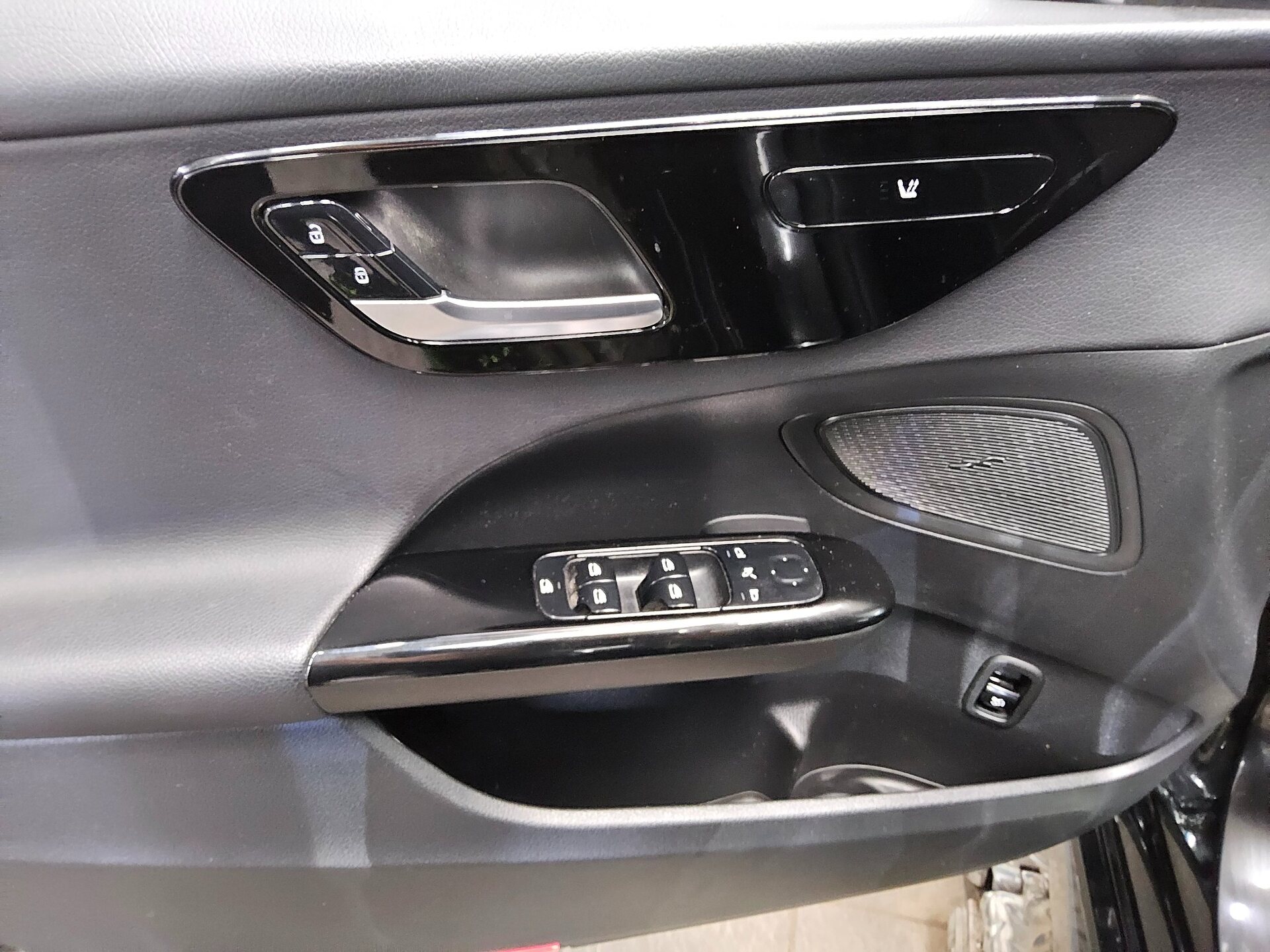 Mercedes-Benz C 220 T d Avantgarde Navi LED MBUX RFK 10