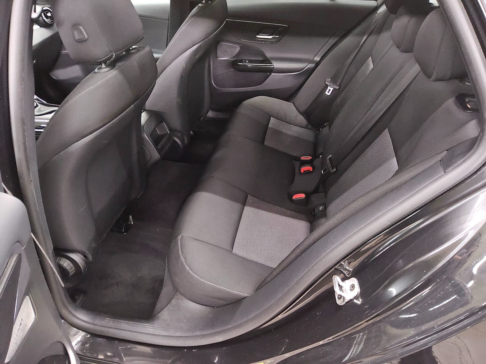 Mercedes-Benz C 220 T d Avantgarde Navi LED MBUX RFK 13