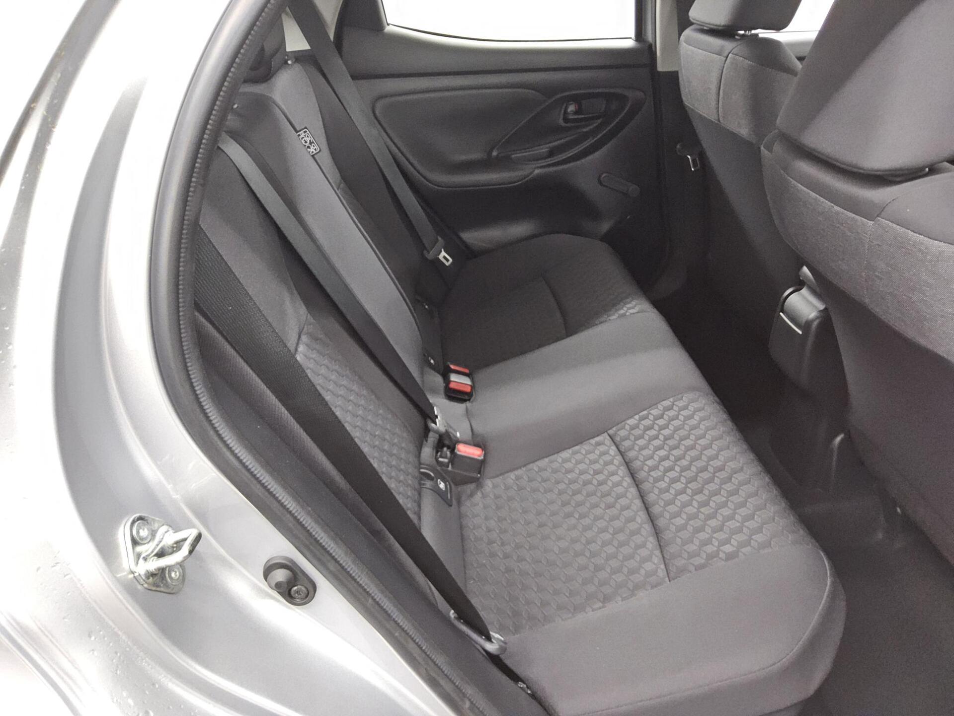Toyota Yaris 1.5 VVT-I Edition Navi RFK Shz 13