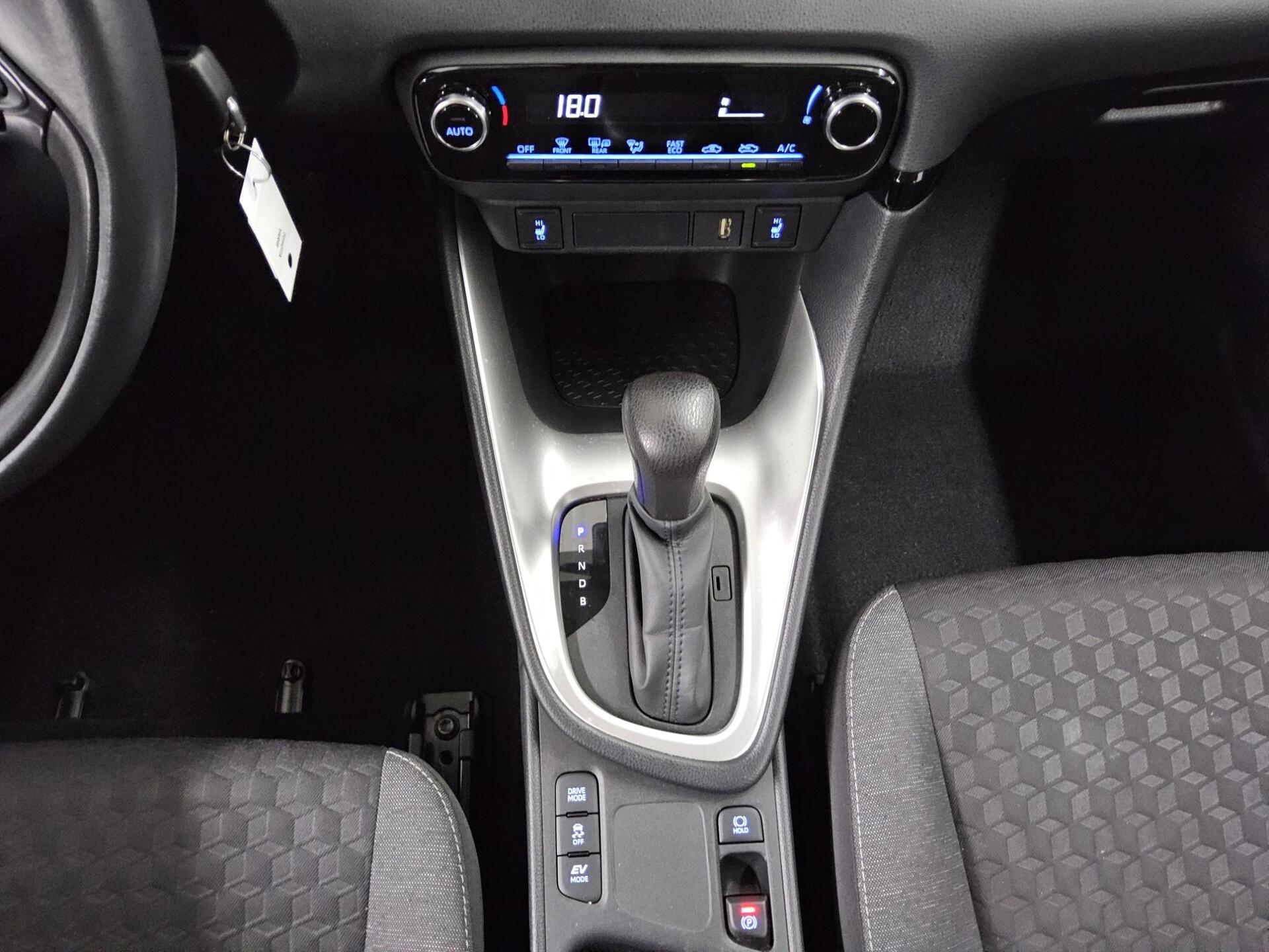 Toyota Yaris 1.5 VVT-I Edition Navi RFK Shz 6