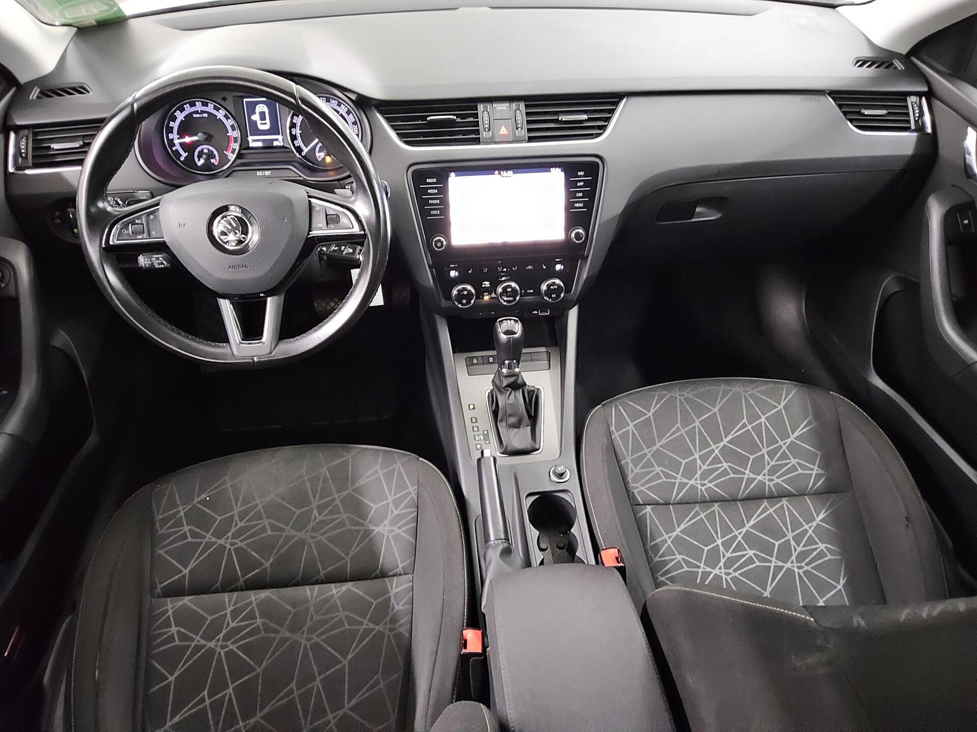 Skoda Octavia Kombi 2.0 TDI Clever Navi LED AHK 5