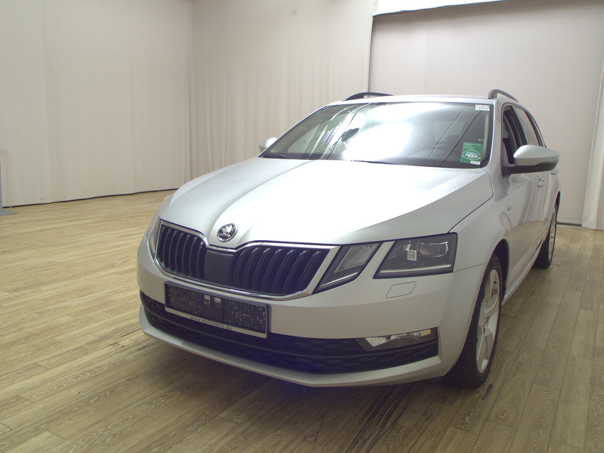 Skoda Octavia Kombi 2.0 TDI Clever Navi LED AHK 2