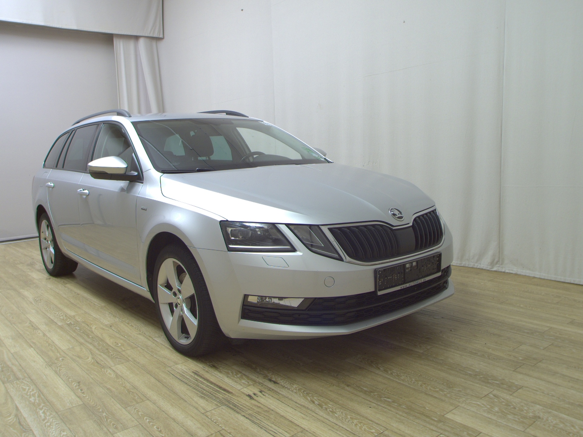 Skoda Octavia Kombi 2.0 TDI Clever Navi LED AHK 3
