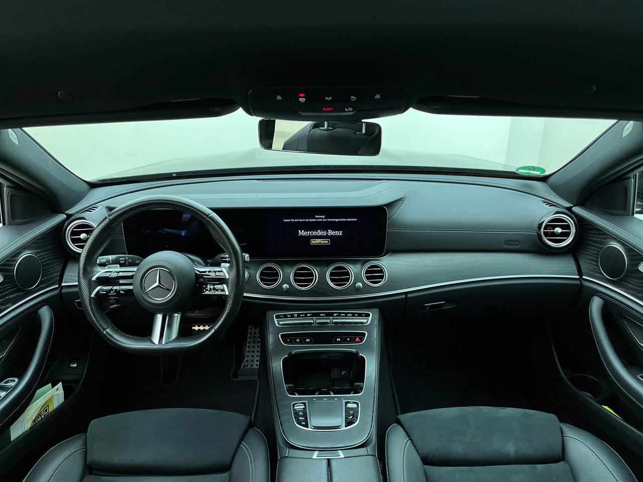 Mercedes-Benz E 200 T d AMG-Line Navi LED Widescrn Dist 5