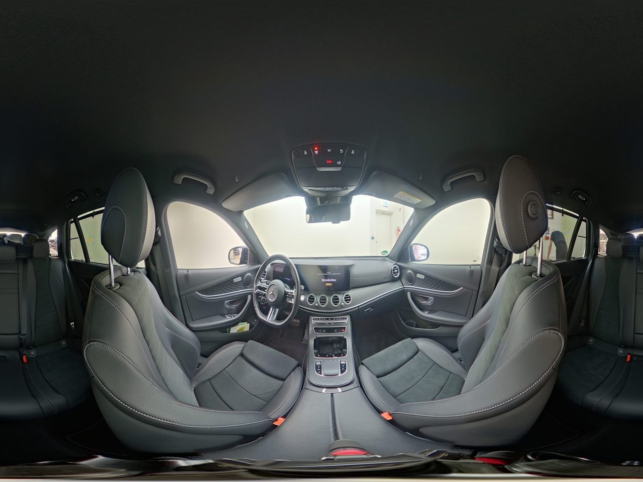 Mercedes-Benz E 200 T d AMG-Line Navi LED Widescrn Dist 6