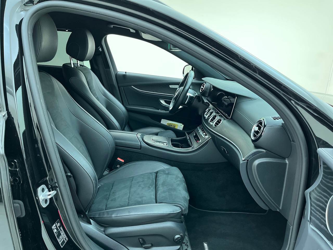 Mercedes-Benz E 200 T d AMG-Line Navi LED Widescrn Dist 7