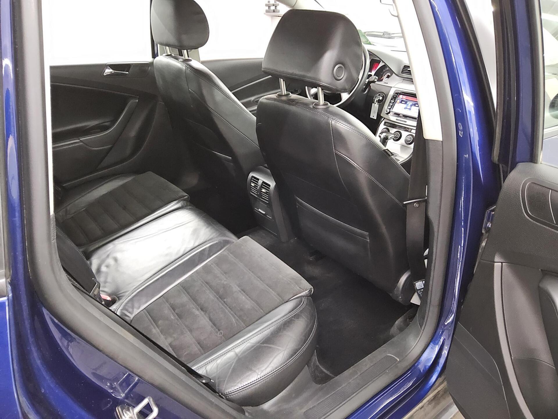 Volkswagen Passat Variant 2.0 TDI Trendline DSG T-Leder AHK 13